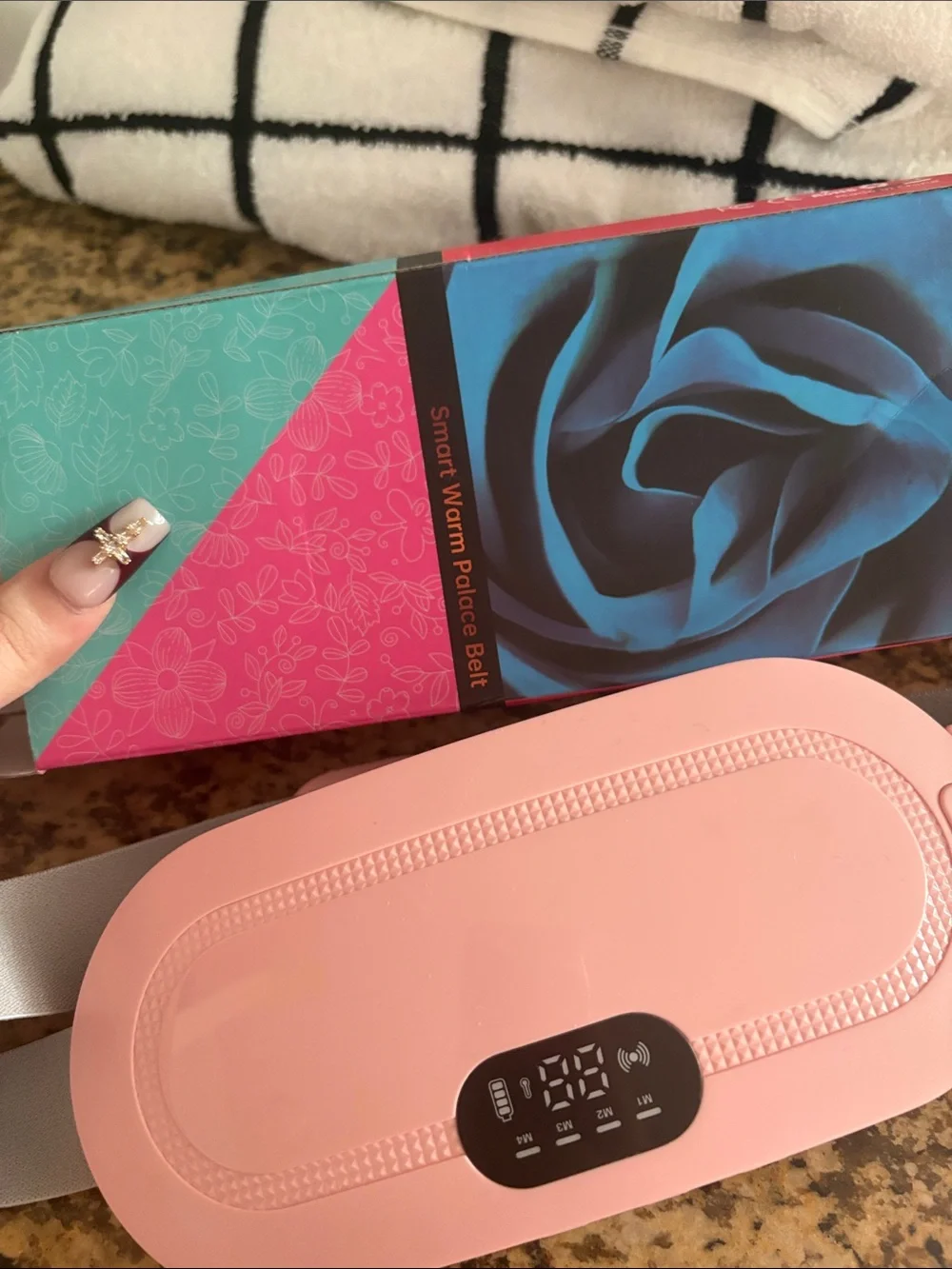 NIB Smart Warm Palace Belt Portable Menstrual Heating Pad - Pink🔥